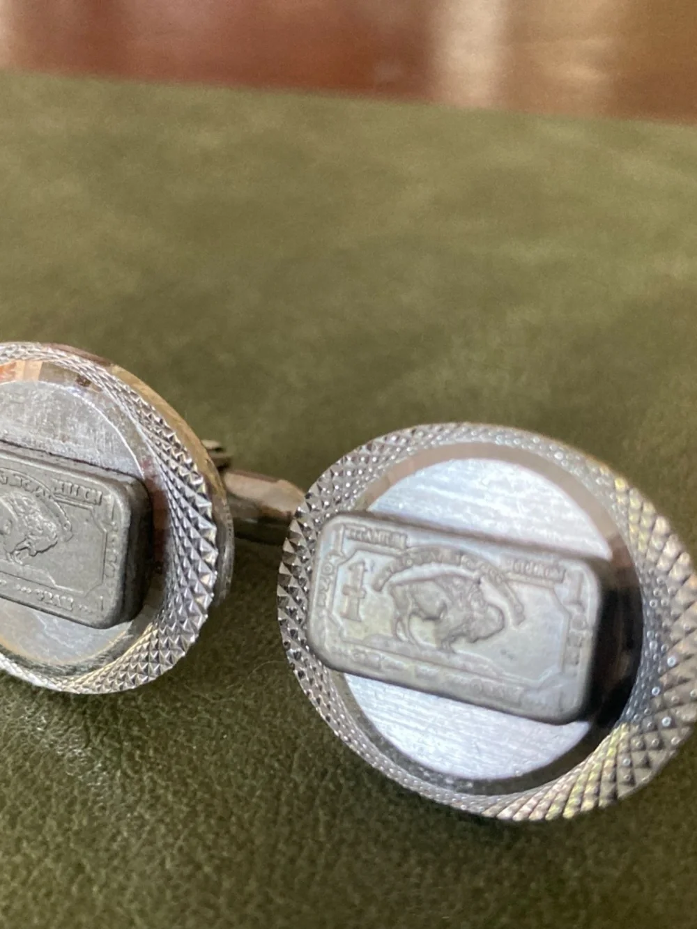 1 Gram Titanium Buffalo Bullion Bar Cufflinks Vintage Silver Tone USA
